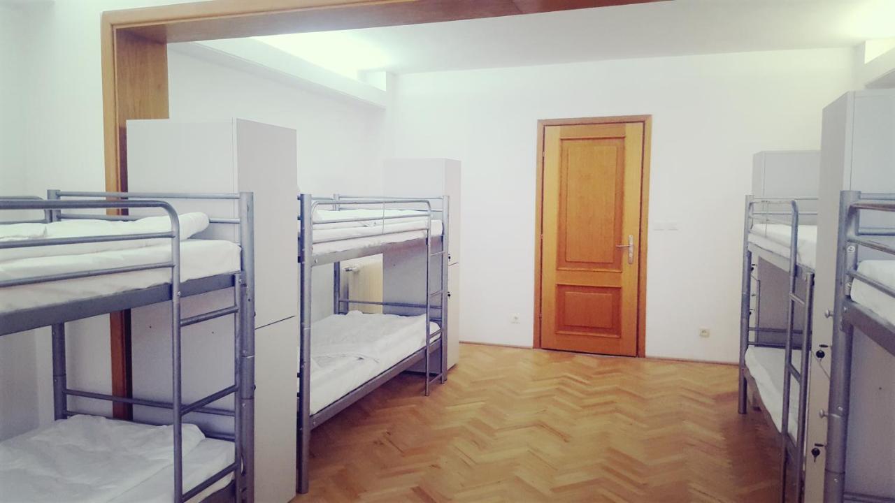 Sleep Inn Hostel Bukurešť Exteriér fotografie
